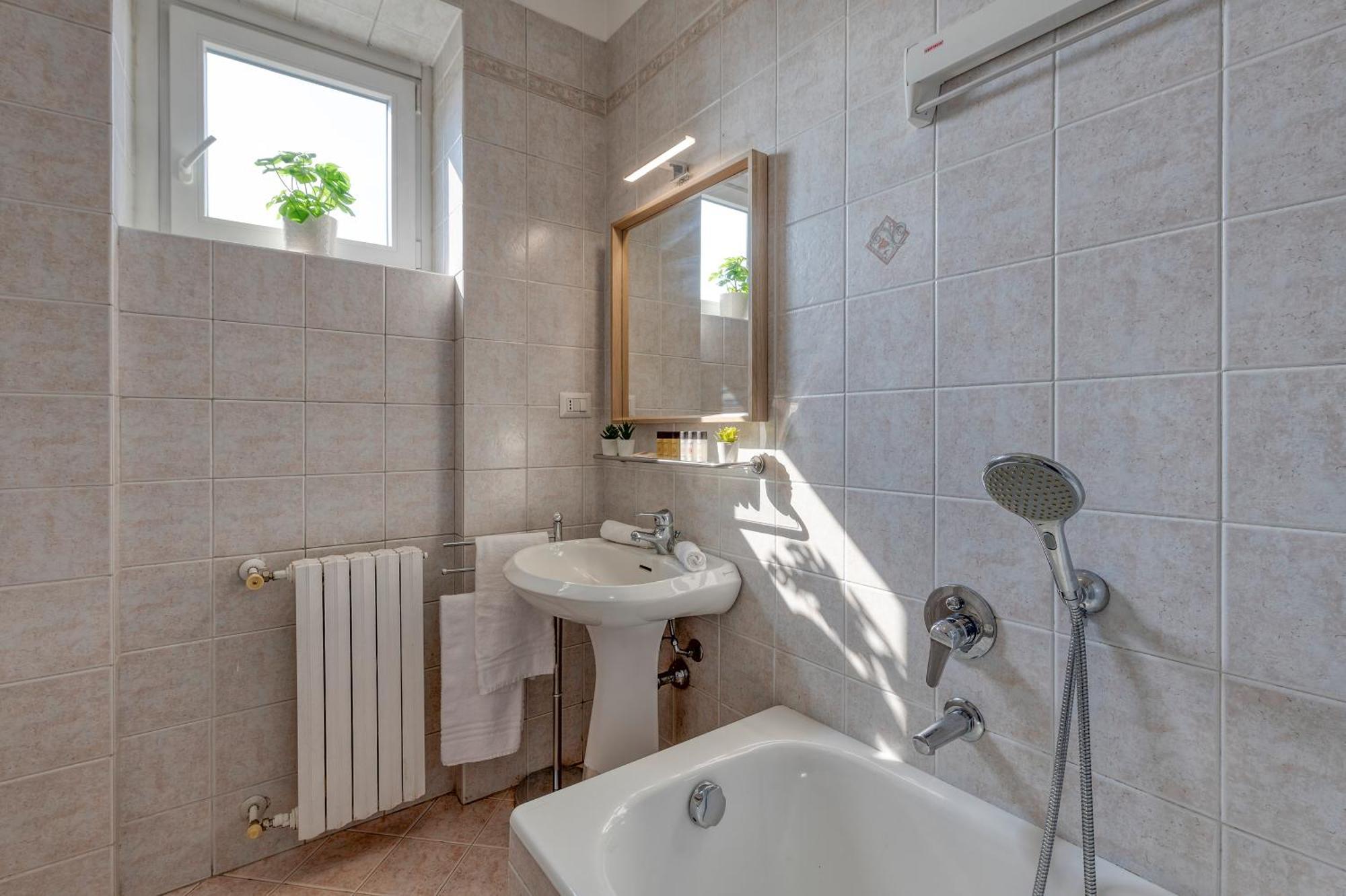 Apartment Omodeo, 19 - Ampio E Panoramico Milan